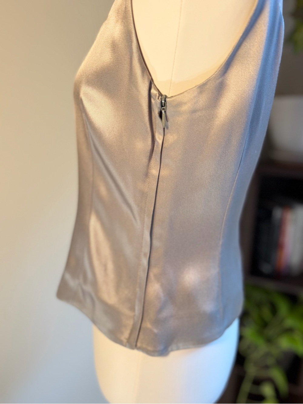 Akris 100% Silk Sleeveless Shell Top Silver Square Neck Side Zip Size US 8 - Picture 7 of 11
